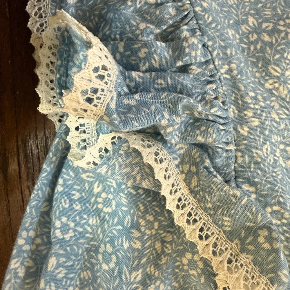 Miss Nannette Sz 8 Blue Floral kids Dress, Lace Trim Cottagecore - Picture 9 of 10